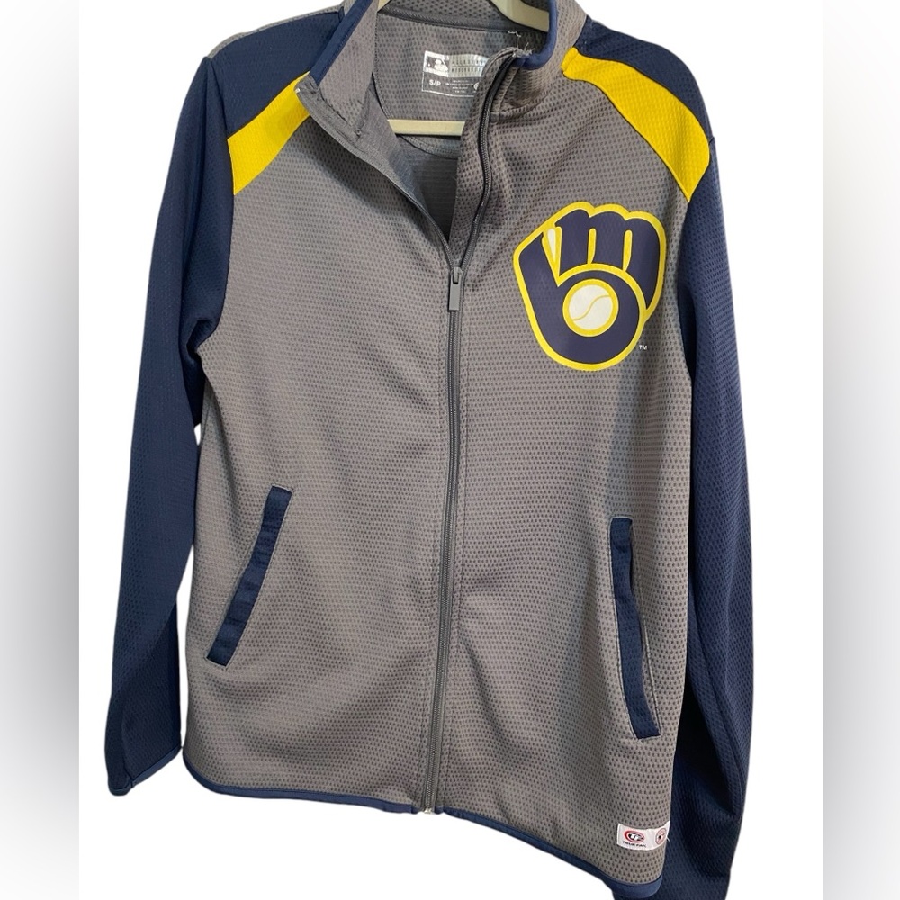 Milwaukee Brewers zip up Jacket size medium Uni sex